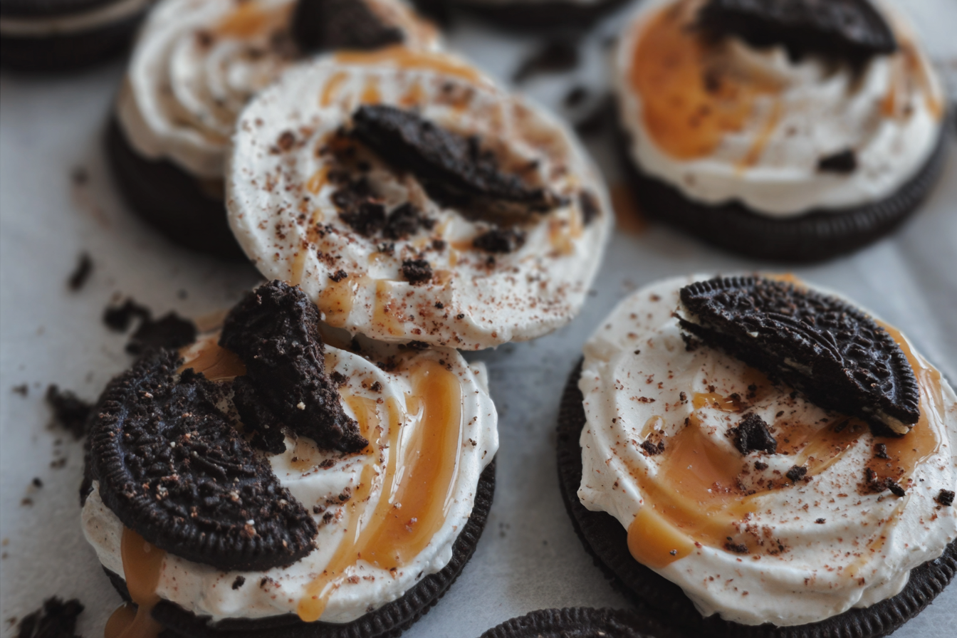 Frosted Caramel Oreo Cookies Salted Caramel